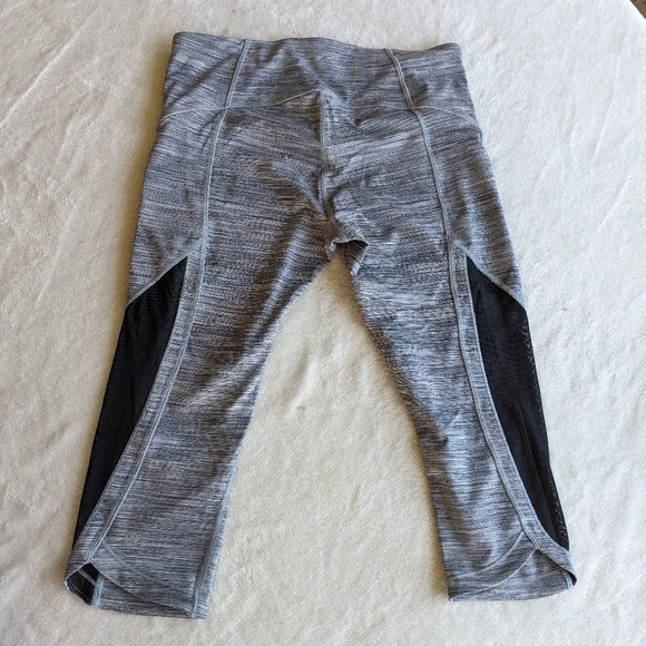 Lululemon capris - Picture 4 of 5